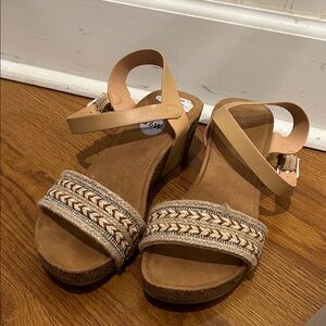 Women's Tan Sandals
